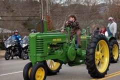 kid-on-tractor